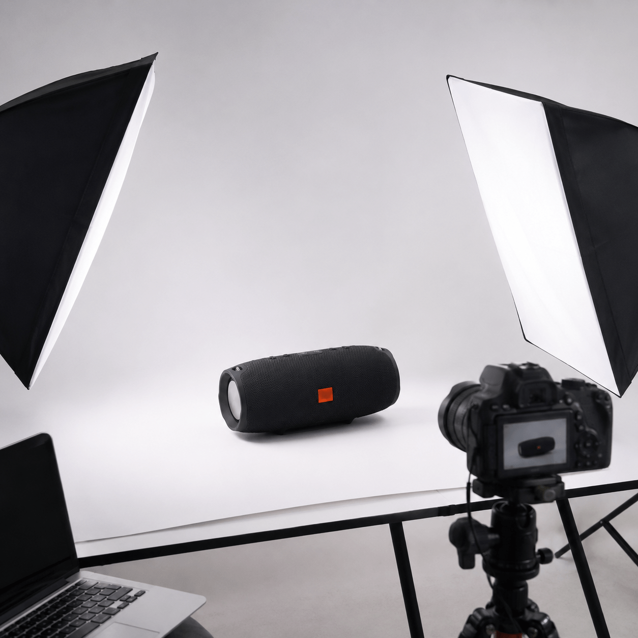 Electronic product shoot for e-commerce and online stores